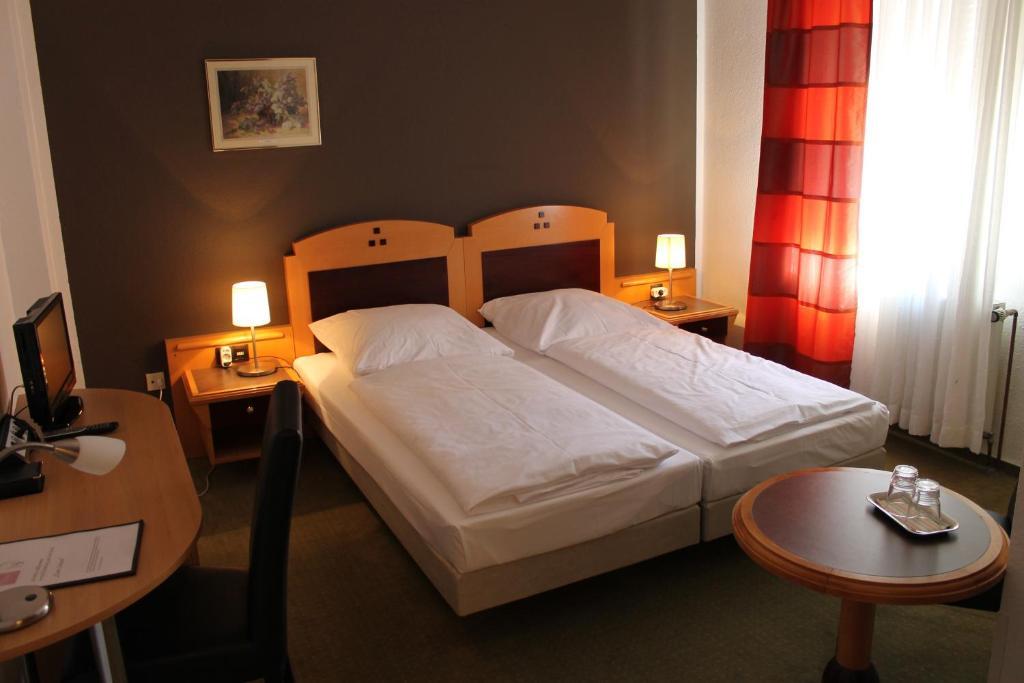 Zum Loewen Bad Homburg vor der Höhe Quarto foto