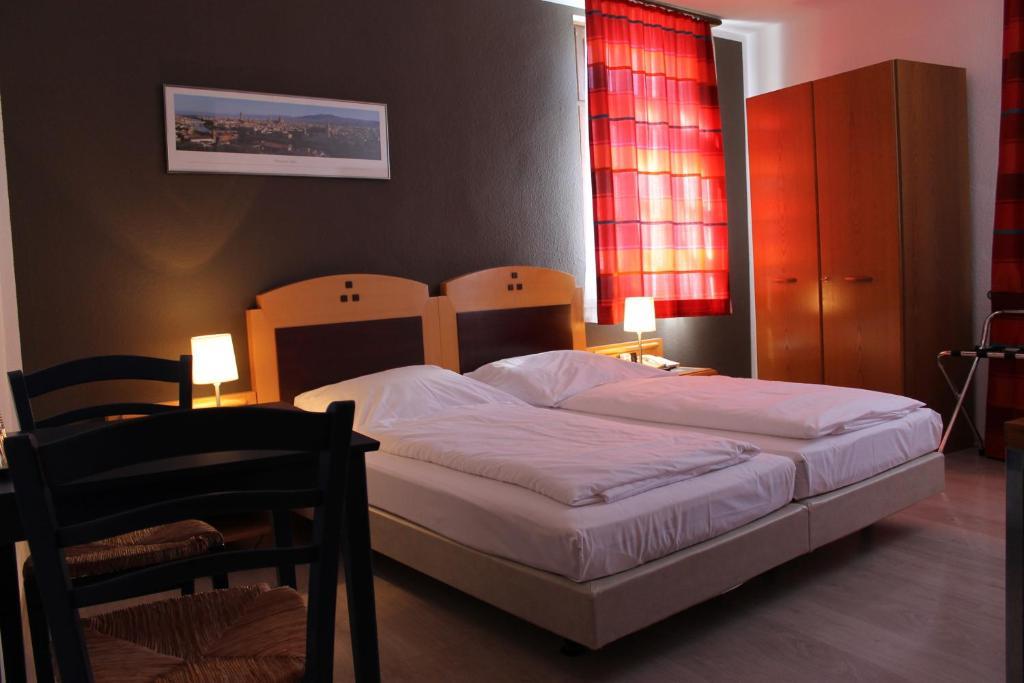Zum Loewen Bad Homburg vor der Höhe Quarto foto